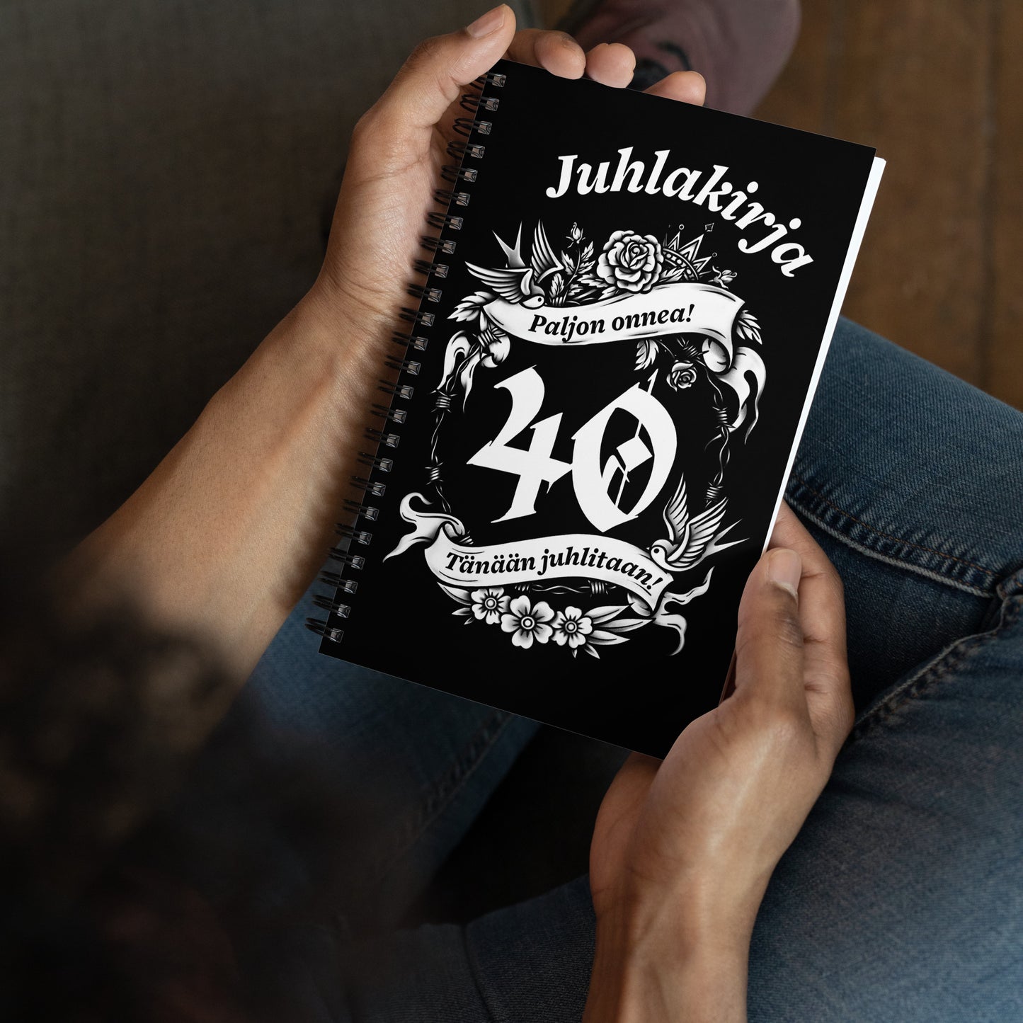 Näyttävä lahjaidea 40-vuotislahjaksi, vieraskirja ja muistokirja syntymäpäiväjuhliin